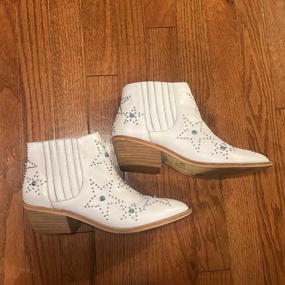 Chinese Laundry Women's Fayme Western Boot- size 8 - Picture 2 of 4